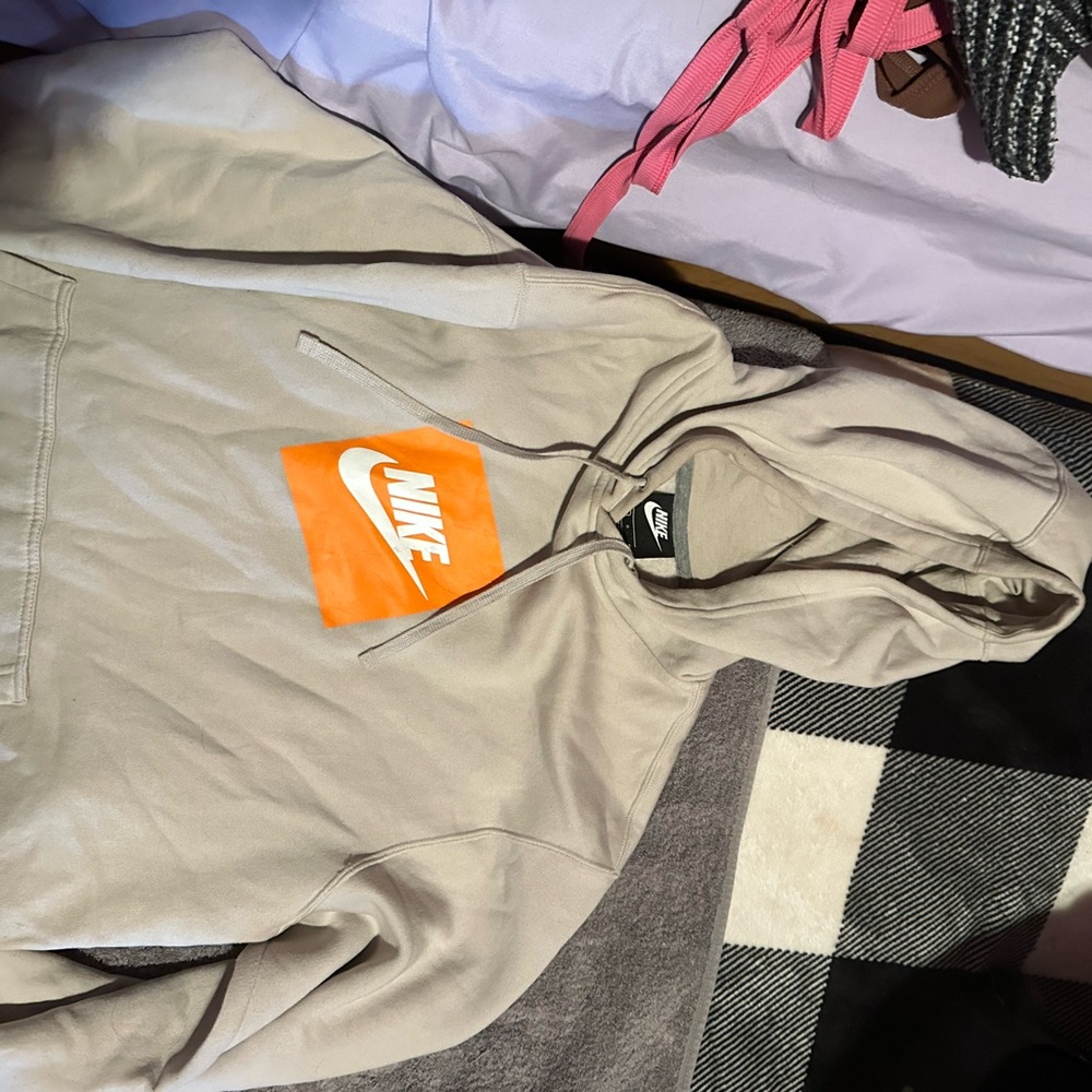 nike sweatshirt